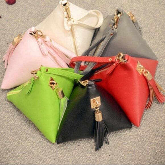 ⭐️Host Pick⭐️ Pyramid Shaped Tassel Leather Wristlet/Clutch - Picture 14 of 15
